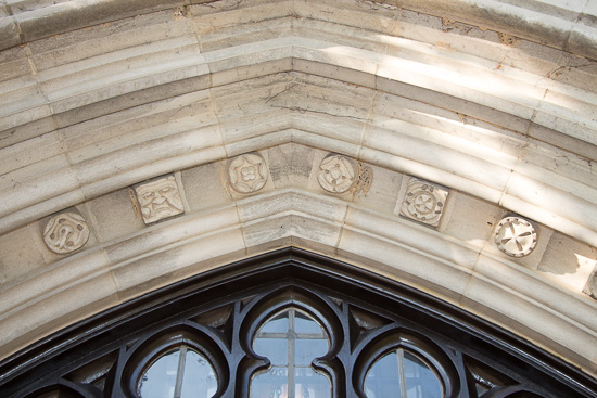 door_archway_carvings_550-0001