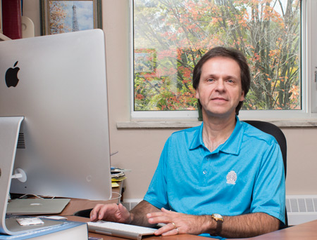 Martin_Houde_at_desk_450px