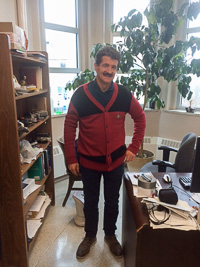 Wills_ST_sweater_200px-9
