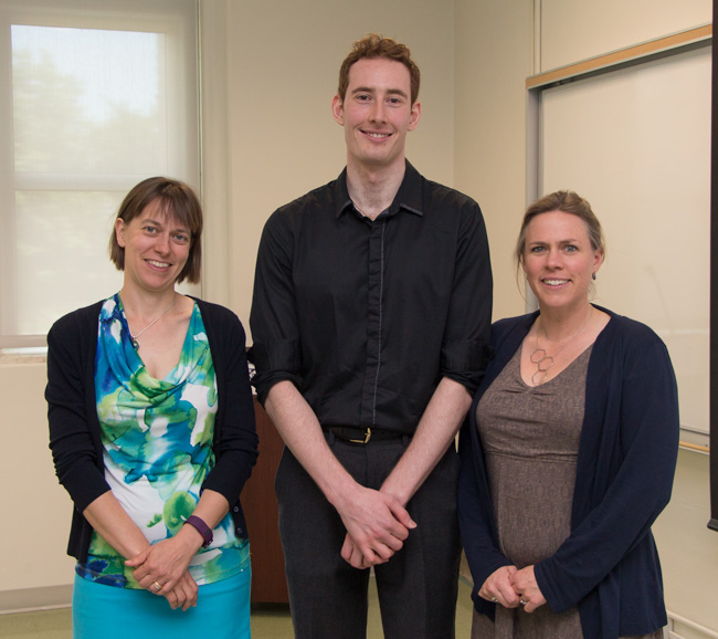 Neven Vulic (centre) flanked by supervisors Pauline Barmby (left) and Sarah Gallagher (right).